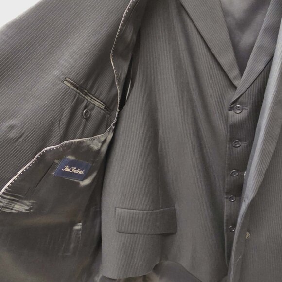 PAUL FREDRICK BLAZER & VEST. DARK BLUE PINSTRIPE. DOUBLE BREASTED. DOUBLE VENT. - Picture 7 of 10